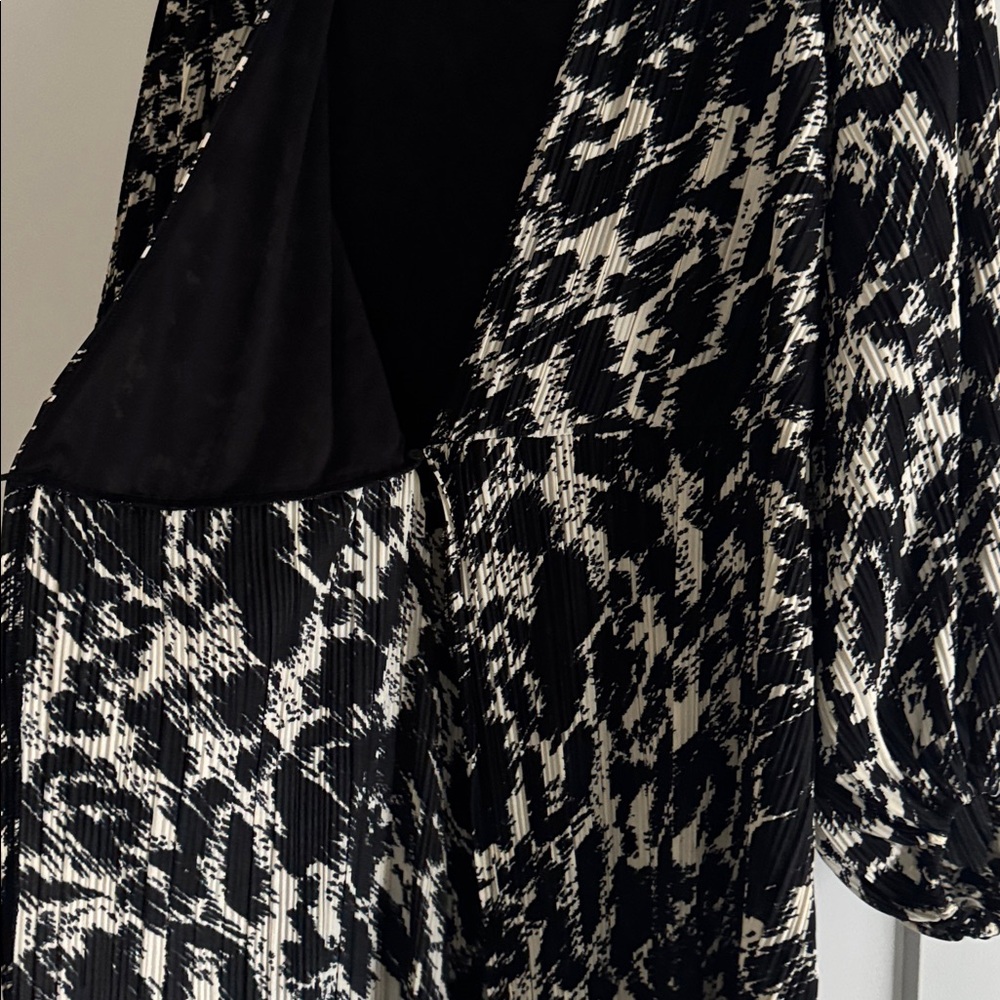 H&M Dress - Picture 5 of 5